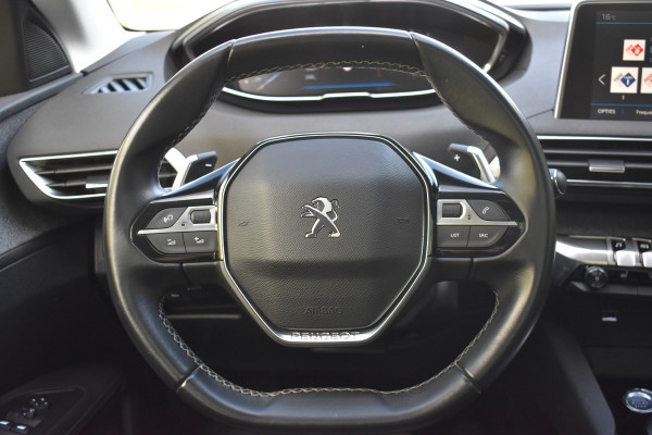 Peugeot 3008 1.2 PureTech Allure Automaat / Clima / Navi / Apple Carplay / Panorama / Parkeerhulp