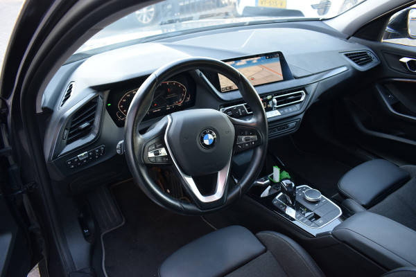 BMW 1-serie 118i Executive Edition | Apple CarPlay | Virtual | Half Leer | LED