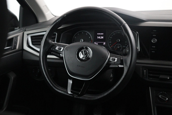 Volkswagen Polo 1.0 TSI Comfortline Sport (NAVIGATIE, CLIMA, CARPLAY, PARKEERSENSOREN, GOED ONDERHOUDEN)