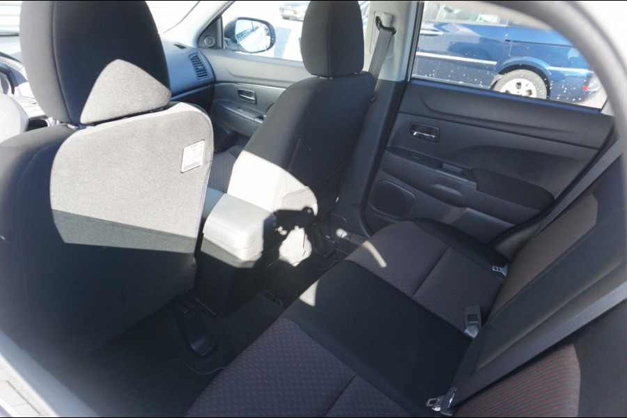 Mitsubishi ASX 1.6i 16V Connect Pro ZEER LUXE & STOER