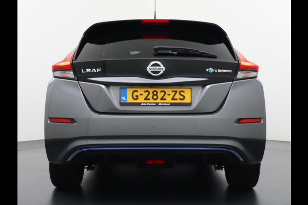 Nissan Leaf 62 kWh Apple Carplay Android Auto Navi Ecc Bluetooth DAB Camera Trekhaak Keyless Adapt.Cruise-Control Led DAB Stoelverwarming Re Verwarmd Lederen Stuur Isofix e+ N-Connecta