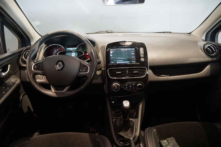 Renault Clio Estate 0.9 TCe Intens *EERSTE EIGENAAR* + TREKHAAK / LED KOPLAMPEN