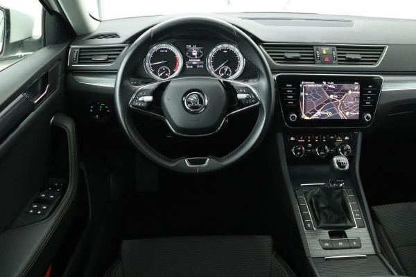 Škoda Superb 1.5 TSI Edition Plus | Trekhaak | Stoelverwarming | Camera | Memory | Full LED | Virtual Cockpit | Carplay | Navigatie | Keyless