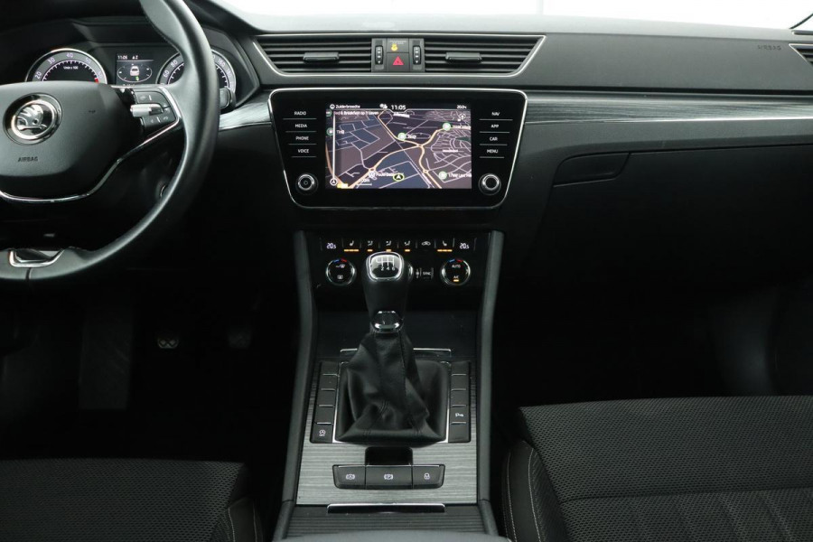 Škoda Superb 1.5 TSI Edition Plus | Trekhaak | Stoelverwarming | Camera | Memory | Full LED | Virtual Cockpit | Carplay | Navigatie | Keyless