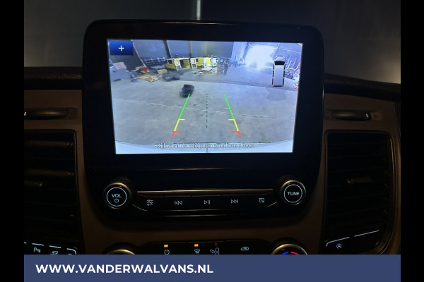 Ford Transit 2.0 TDCI 131pk L3H2 Euro6 Airco | Navigatie | Camera | Cruisecontrol Apple Carplay, Android Auto, Stoelverwarming, verwarmde voorruit, Parkeersensoren, Bijrijdersbank