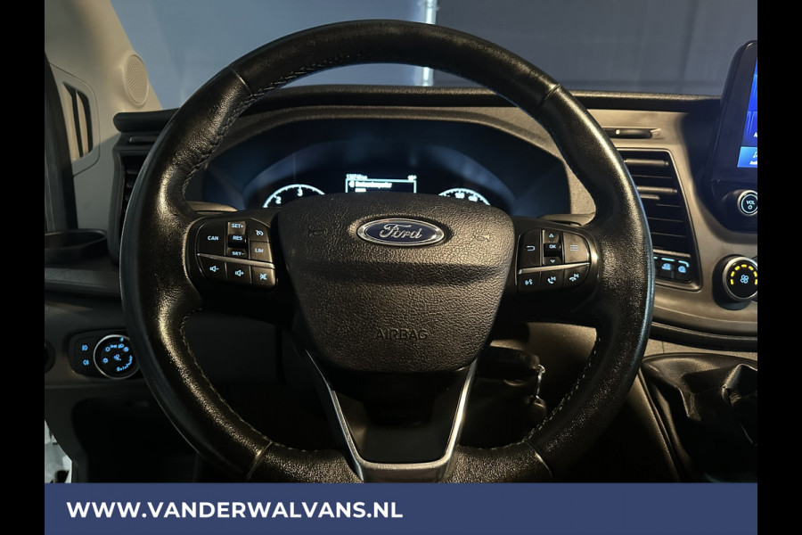 Ford Transit 2.0 TDCI 131pk L3H2 Euro6 Airco | Navigatie | Camera | Cruisecontrol Apple Carplay, Android Auto, Stoelverwarming, verwarmde voorruit, Parkeersensoren, Bijrijdersbank