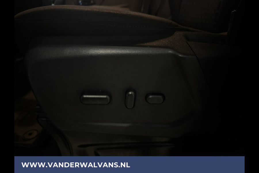 Ford Transit 2.0 TDCI 131pk L3H2 Euro6 Airco | Navigatie | Camera | Cruisecontrol Apple Carplay, Android Auto, Stoelverwarming, verwarmde voorruit, Parkeersensoren, Bijrijdersbank