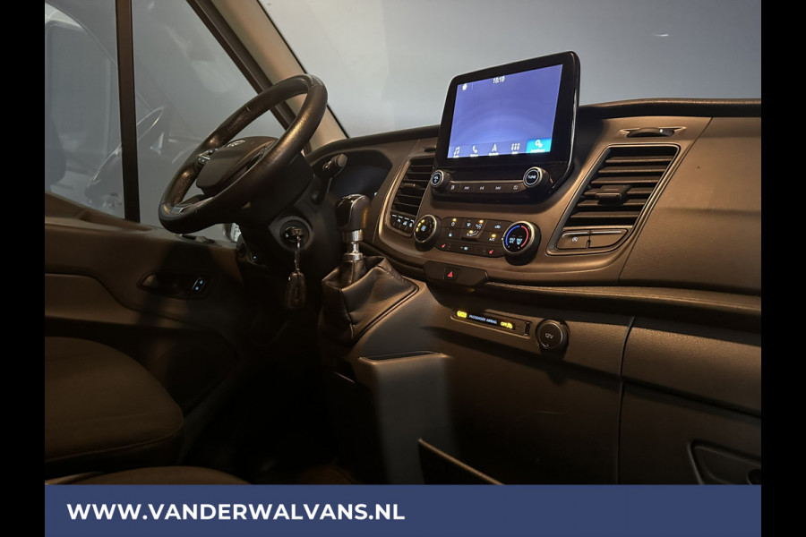 Ford Transit 2.0 TDCI 131pk L3H2 Euro6 Airco | Navigatie | Camera | Cruisecontrol Apple Carplay, Android Auto, Stoelverwarming, verwarmde voorruit, Parkeersensoren, Bijrijdersbank