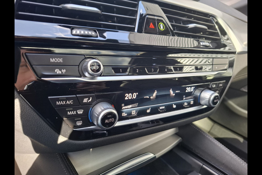 BMW 5 Serie Touring 530e xDrive M Sport Plug in Hybrid PHEV | Panodak | Trekhaak af Fabriek | Lederen Sportstoelen | Laser LED | Harman Kardon | Adaptive Cruise | Head Up | 360 Camera |