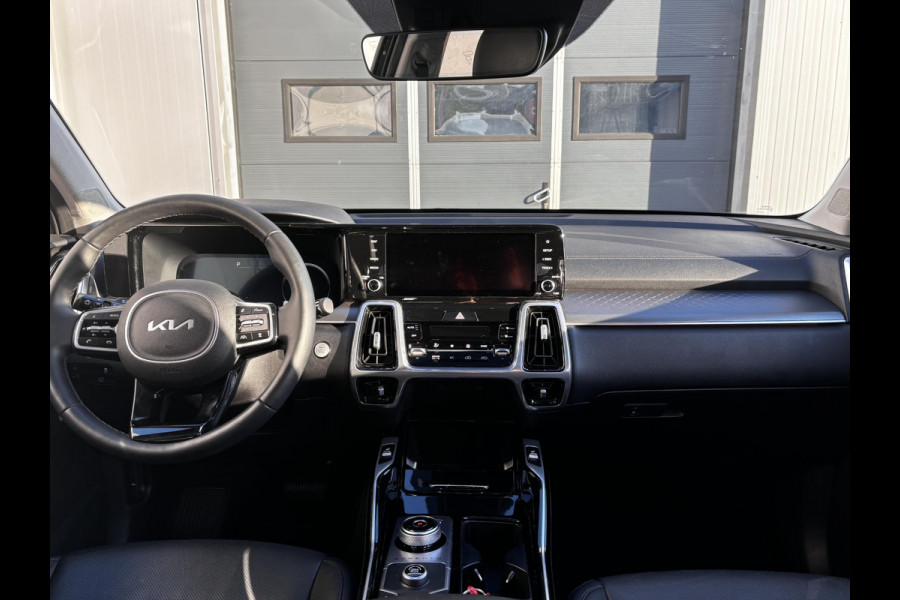 Kia Sorento 1.6 T-GDI Hybrid 2WD DynamicPlusLine Automaat | Panoramdak | Leder | Camera | Navi | Stuur/Stoelverwarming | Clima | 19" Velgen | Apple CarPlay/Android Auto | Key-Less | PDC | Cruise | LED |