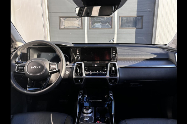 Kia Sorento 1.6 T-GDI Hybrid 2WD DynamicPlusLine Automaat | Panoramdak | Leder | Camera | Navi | Stuur/Stoelverwarming | Clima | 19" Velgen | Apple CarPlay/Android Auto | Key-Less | PDC | Cruise | LED |