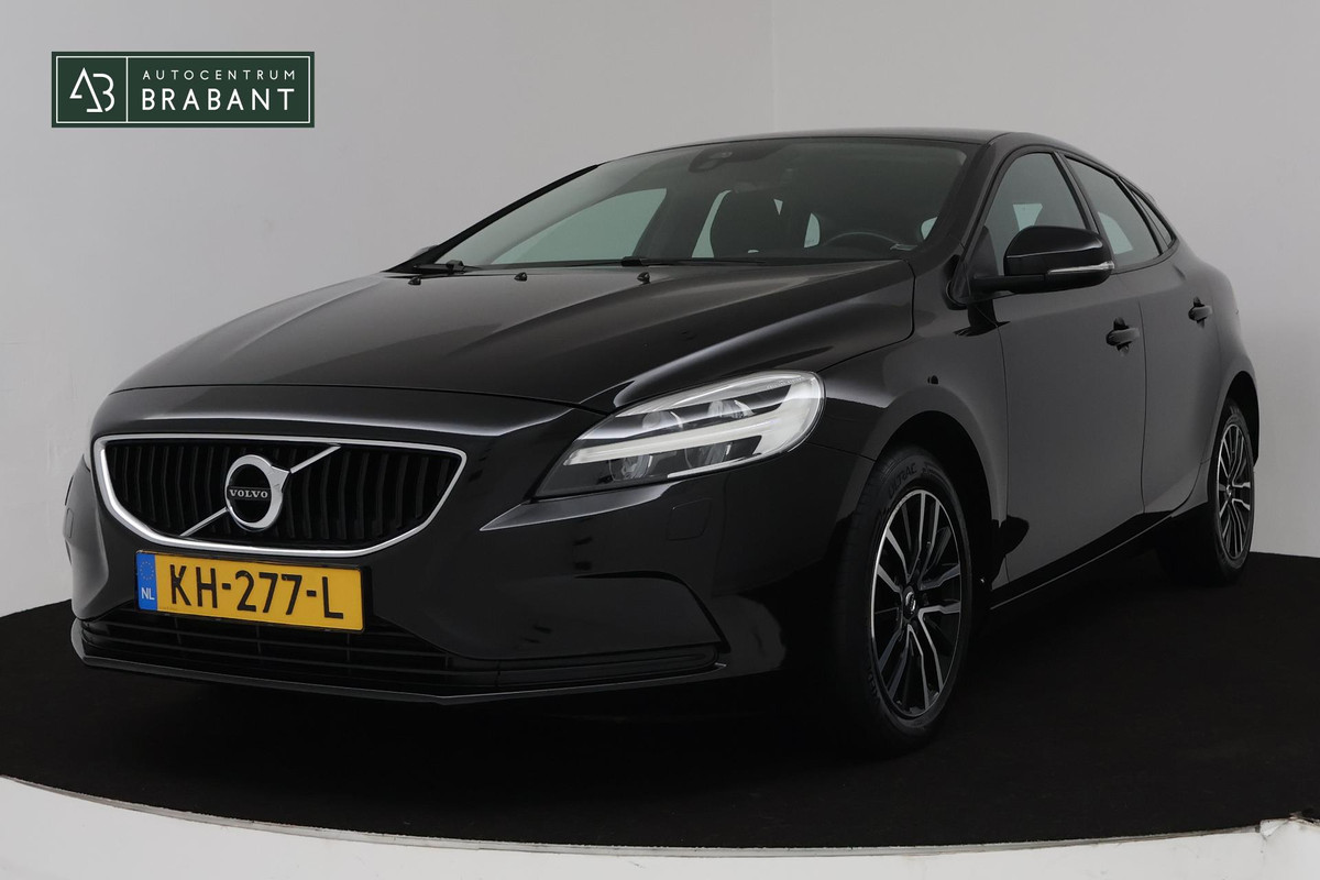 Volvo V40 2.0 T3 Momentum (CAMERA, TREKHAAK, NAVIGATIE, STOELVERWARMING, PDC, CRUISE CONTROL, NL-AUTO, GOED ONDERHOUDEN)