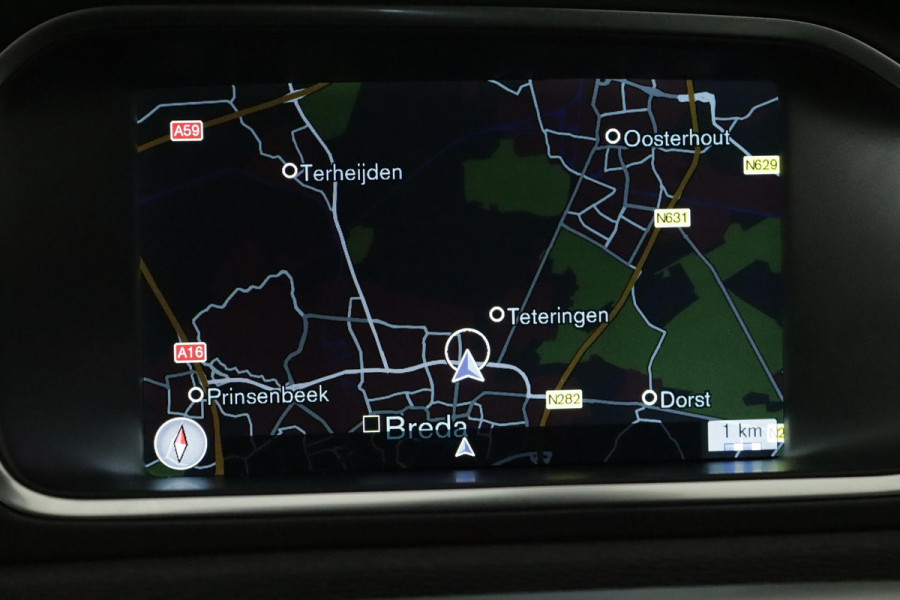 Volvo V40 2.0 T3 Momentum (CAMERA, TREKHAAK, NAVIGATIE, STOELVERWARMING, PDC, CRUISE CONTROL, NL-AUTO, GOED ONDERHOUDEN)