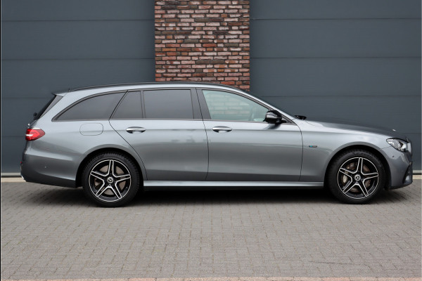 Mercedes-Benz E-Klasse Estate 300 de 4MATIC Premium+ AMG Line Aut9 | Panoramadak | Distronic+ | Memory | Burmester | Trekhaak | Surround Camera | Keyless Go | Stoelverwarming | Sfeerverlichting | Rijassistentiepakket+ |