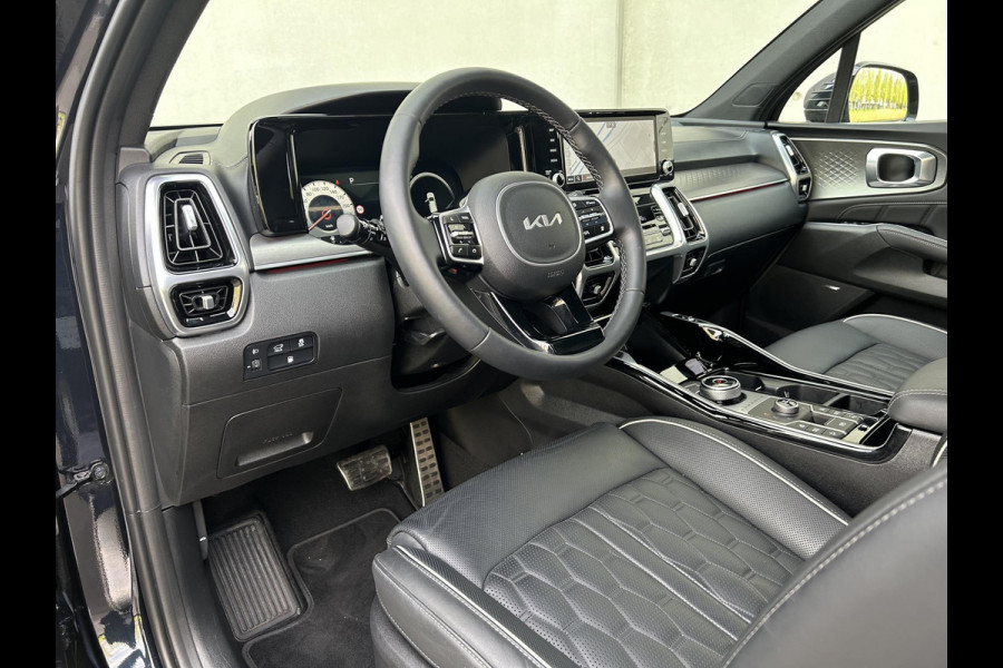 Kia Sorento 1.6 T-GDI Plug-in Hybrid 4WD ExecutiveLine Automaat | 7 Persoons | Panoramadak | BOSE | Leder | HUD | 360 Camera | Navi | 19” Velgen | Stoelkoeling | Key-Less | BSD | Clima | Stuur-/Stoelverwarming | PDC | Cruise | LED |