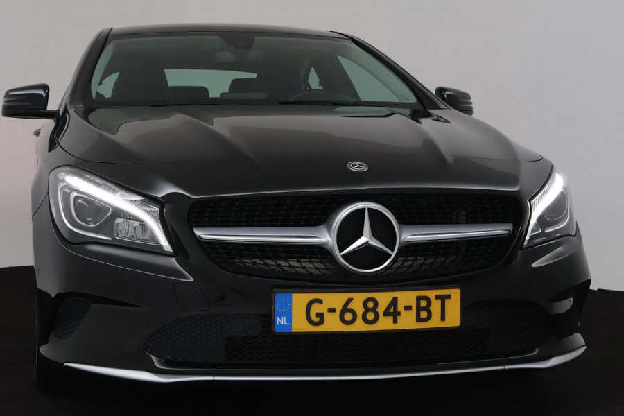 Mercedes-Benz CLA-Klasse 180 Ambition Automaat (CAMERA, NAVIGATIE, CRUISE, PDC, LED, NL-AUTO, GOED ONDERHOUDEN)