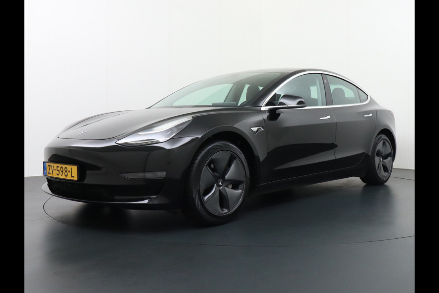 Tesla Model 3 SR+60kWh 325PK AutoPilot FSD.vb Leer PanoDak Adaptive cruise 18" Camera's Elektr.-Stuur+Stoelen+Spiegels+Geheugen+Easy-Entry+Ver Ecc Navigatiesysteem full map LED-a+v Comfortstoel(en) ACC Dual-ECC DAB Voorverwarmen interieur via App Keyless via Telefoonsleutel One-Pedal-Drive Origin. NLse auto !