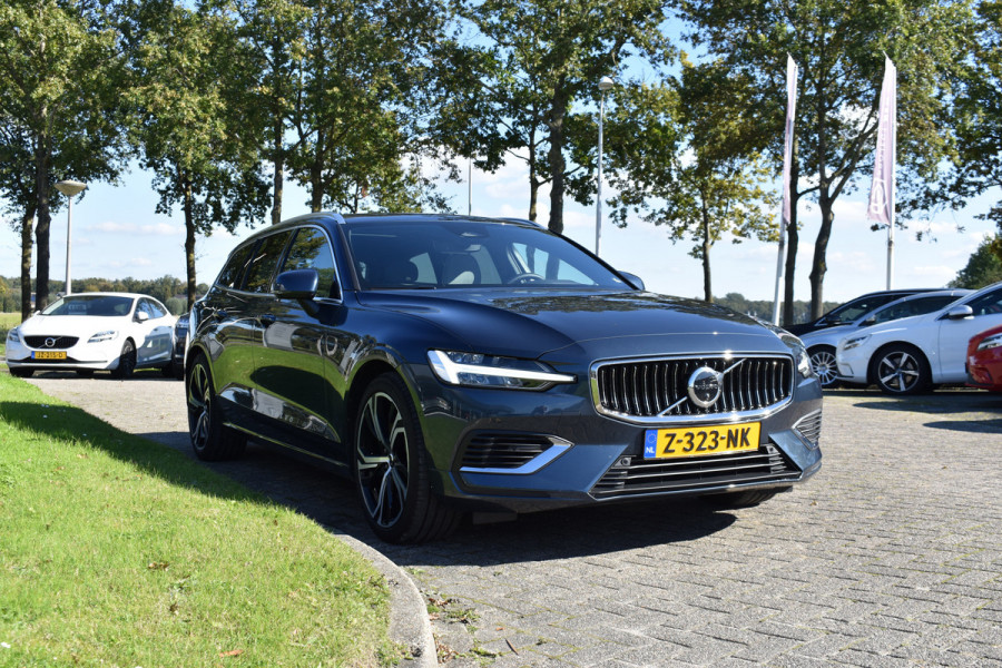 Volvo V60 T6 350PK Automaat Recharge AWD Plus Bright | ACC | Panoramadak | 360 camera | Stuurverwarming | 19"LMV | Elektr. stoel