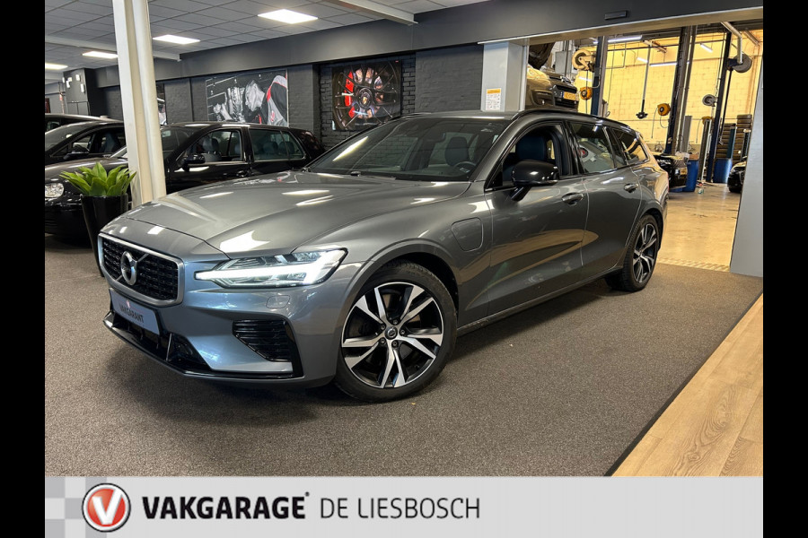 Volvo V60 2.0 T8 Twin Engine AWD R-Design 300pk / Leder / camera / trekhaak / Harman-Kardon