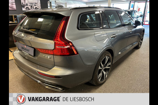 Volvo V60 2.0 T8 Twin Engine AWD R-Design 300pk / Leder / camera / trekhaak / Harman-Kardon