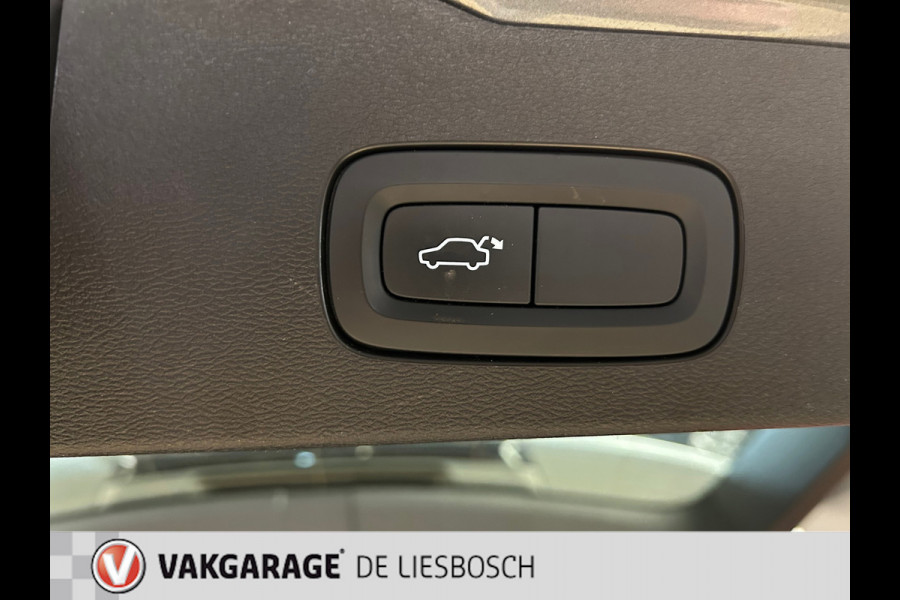 Volvo V60 2.0 T8 Twin Engine AWD R-Design 300pk / Leder / camera / trekhaak / Harman-Kardon