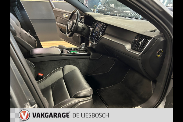 Volvo V60 2.0 T8 Twin Engine AWD R-Design 300pk / Leder / camera / trekhaak / Harman-Kardon