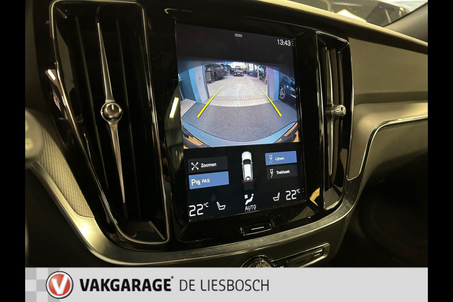 Volvo V60 2.0 T8 Twin Engine AWD R-Design 300pk / Leder / camera / trekhaak / Harman-Kardon