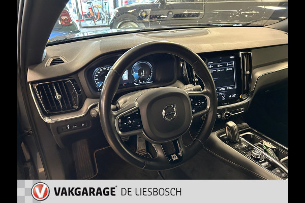 Volvo V60 2.0 T8 Twin Engine AWD R-Design 300pk / Leder / camera / trekhaak / Harman-Kardon