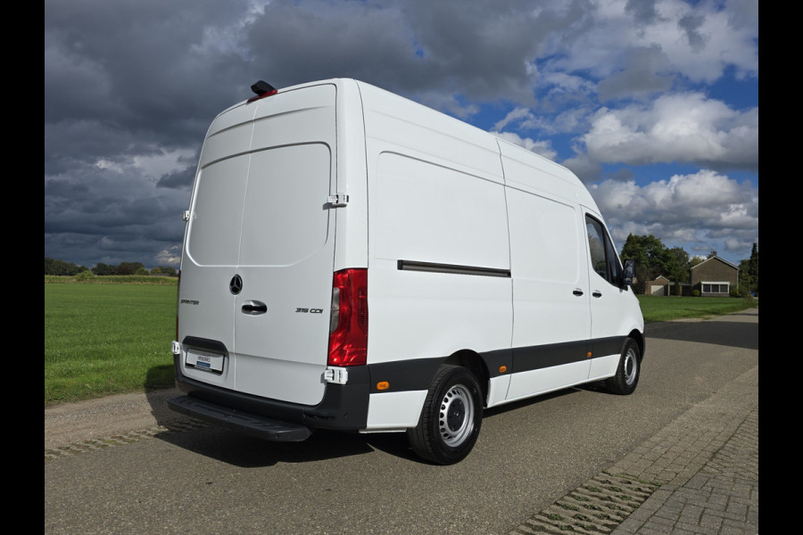 Mercedes-Benz Sprinter 315 1.9 CDI L2 H2 - 150 Pk - Euro 6 - RWD - MBUX - ParkeerCamera