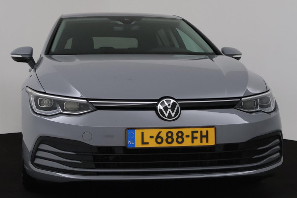 Volkswagen Golf 1.0 eTSI Life Automaat (NAVIGATIE, PDC, VIRTUAL, ADAPTIVE, SFEERVERLICHTING, NL-AUTO, GOED ONDERHOUDEN)