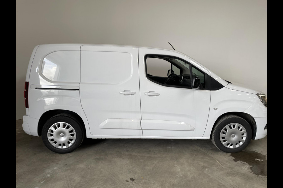 Opel Combo 130 pk L1 Edition Automaat | Navigatie | Airco | Parkeer sensoren | Trekhaak |