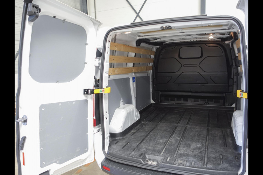 Ford Transit Custom 280 2.0 TDCI L1H1 Trend | Navigatie | Airco | Parkeer sensoren | Bluetooth | Trekhaak |