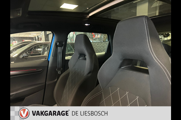 Škoda Karoq 1.5 TSI ACT Sportline Business,pano,navi,camera,trekhaak ,canton