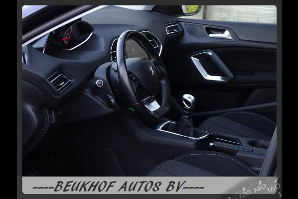 Peugeot 308 1.2 PureTech Navi Carplay Panorama Nieuwe D-Riem