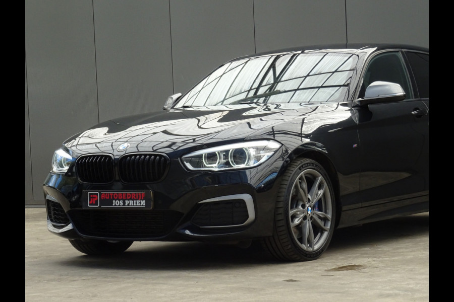 BMW 1-serie M135i xDrive * H/K * XENON * M-PAKKET !!