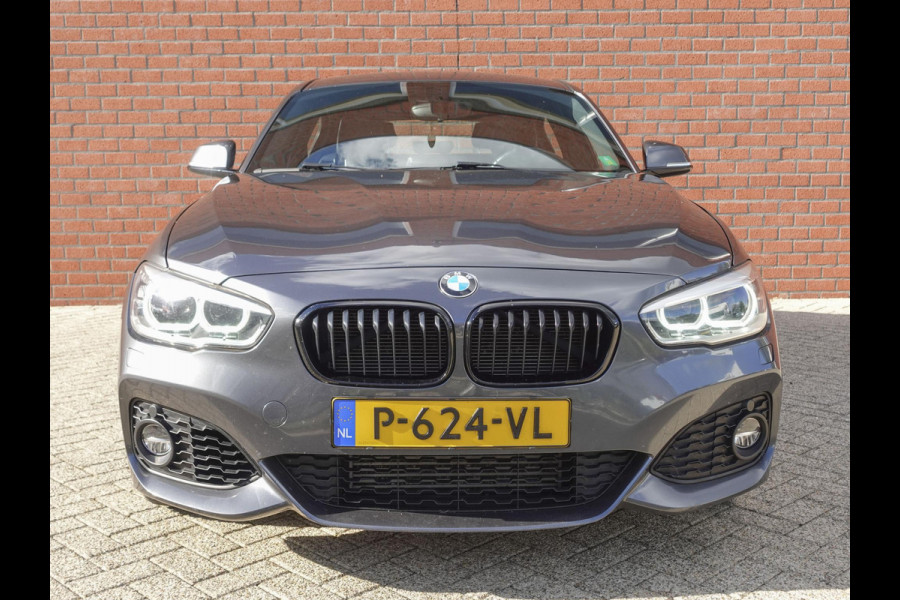 BMW 1-serie 118i Edition M Sport Shadow High Executive LED verlichting Leder sportstoelen 18 inch velgen parkeersensoren voor en achter Multimedia voorbereiding etc.