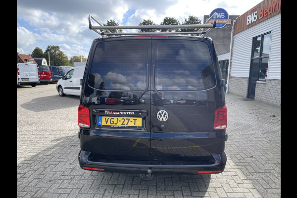 Volkswagen Transporter 2.0 TDI 150pk T6.1 DSG automaat L2H1 28 Highline / vaste prijs rijklaar € 27.950 ex btw / lease vanaf € 455 / airco / cruise / navi / lichtmetalen velgen / trekhaak / camera !