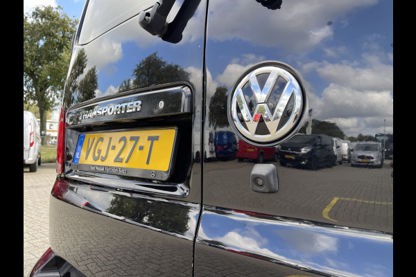 Volkswagen Transporter 2.0 TDI 150pk T6.1 DSG automaat L2H1 28 Highline / vaste prijs rijklaar € 27.950 ex btw / lease vanaf € 455 / airco / cruise / navi / lichtmetalen velgen / trekhaak / camera !