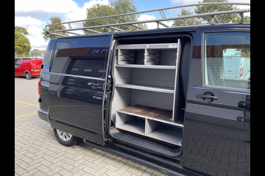 Volkswagen Transporter 2.0 TDI 150pk T6.1 DSG automaat L2H1 28 Highline / vaste prijs rijklaar € 27.950 ex btw / lease vanaf € 455 / airco / cruise / navi / lichtmetalen velgen / trekhaak / camera !