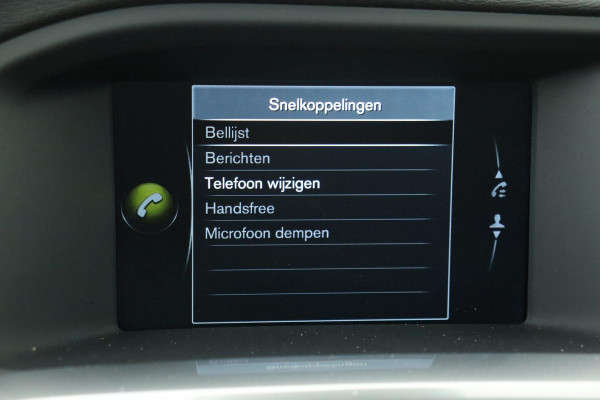 Volvo V60 T3 R-Design | Stoel & Stuurverwarming | Xenon | Navigatie | PDC | Bluetooth | Achterbankverwarming | Half leder