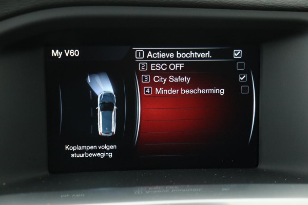 Volvo V60 T3 R-Design | Stoel & Stuurverwarming | Xenon | Navigatie | PDC | Bluetooth | Achterbankverwarming | Half leder