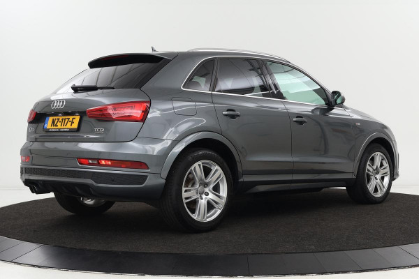 Audi Q3 2.0 TFSI quattro | Panoramadak | Stoelverwarming | Trekhaak | Camera | MirrorLink | Navigatie | Side Assist | Keyless | Xenon