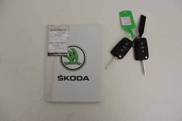 Škoda SCALA 1.0 TSI Ambition | Trekhaak | Full LED | Carplay | Climate control | PDC | Cruise control | Bluetooth