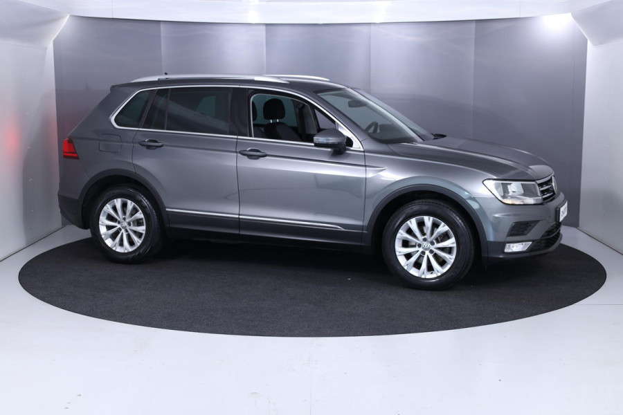 Volkswagen Tiguan 1.4 TSI Connected Series tsi/125pk 6bak| Navi| Alarm| parksensors| extra getint glas