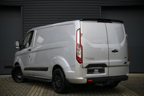 Ford Transit Custom 300 2.0 TDCI L2H1 | Camera | CarPlay | Raptor Edition | Stoelverwarming | Trekhaak | 3-Zitter | Nieuwe APK | Onderhoudsbeurt