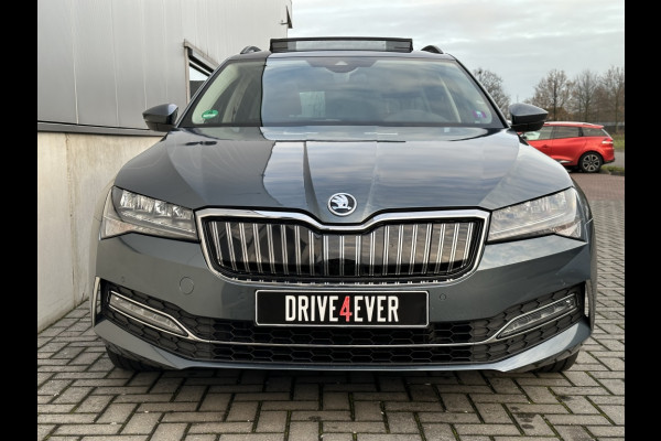 Škoda Superb Combi 1.4 TSI iV Sp. Bns PANO NAVI CR CONTROL TREKHAAK ECC PDC