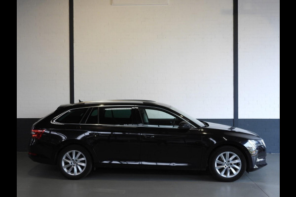 Škoda Superb Combi 1.5 TSI Aut. Business Edition NAVI/CAMERA/LED/TREKHAAK/17"LMV!