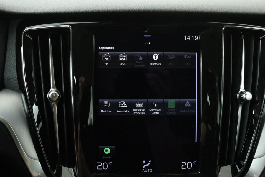 Volvo V60 B3 Momentum Advantage | Trekhaak | Carplay | Full LED | Navigatie | DAB+ | PDC | Climate control | Cruise control