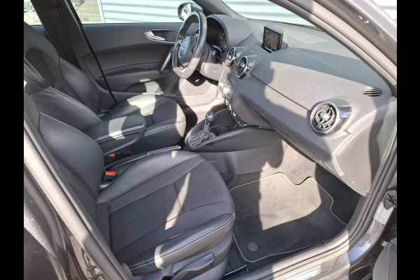 Audi A1 Sportback 1.4 TFSI S Line 150pk S-Tronic | Lederen Alcantara Sportstoelen | Navigatie | Xenon Koplampen | Stoelverwarming | L.M. 18" | Automatische Airco |