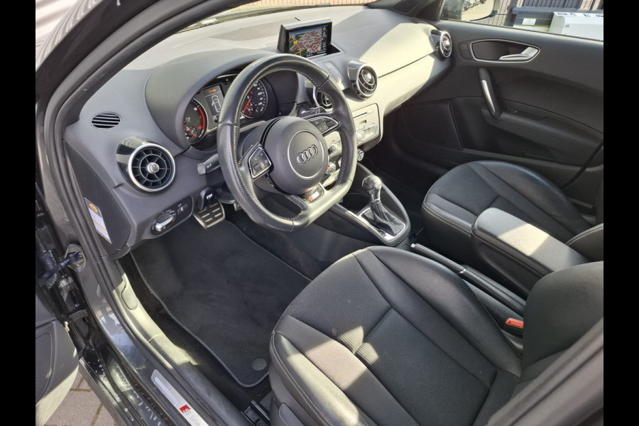 Audi A1 Sportback 1.4 TFSI S Line 150pk S-Tronic | Lederen Alcantara Sportstoelen | Navigatie | Xenon Koplampen | Stoelverwarming | L.M. 18" | Automatische Airco |